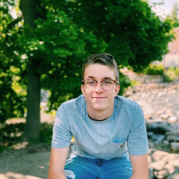 Meet your Posher, Devin - Picture 1 of 1